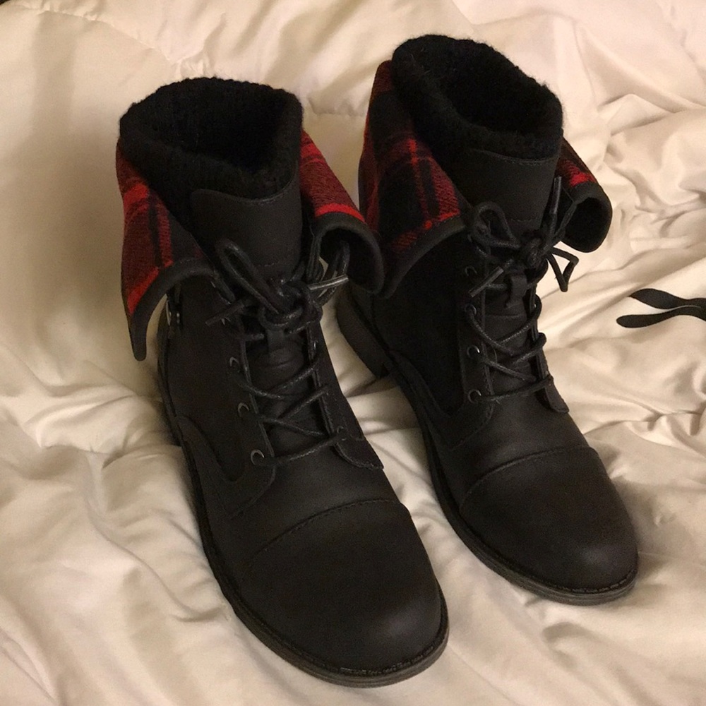 Black boots